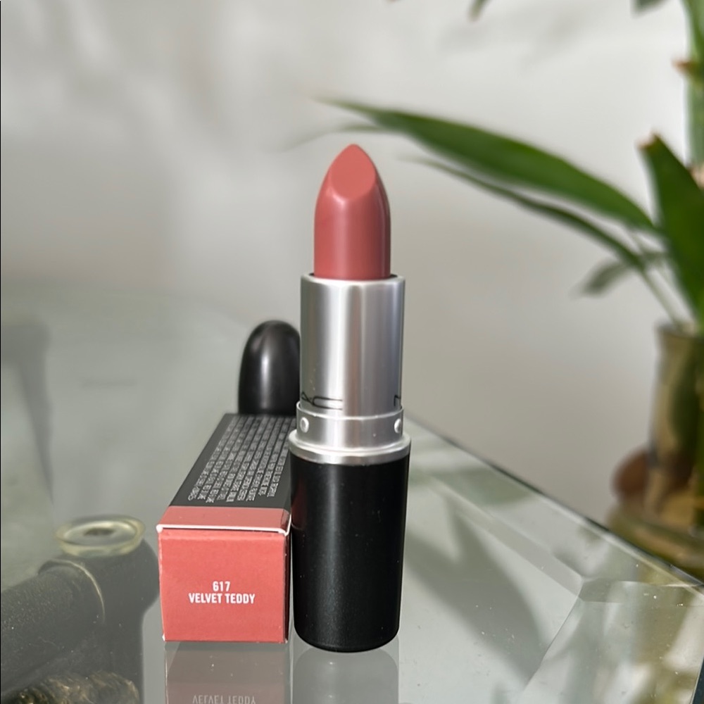 MAC Velvet Teddy - Discontinued